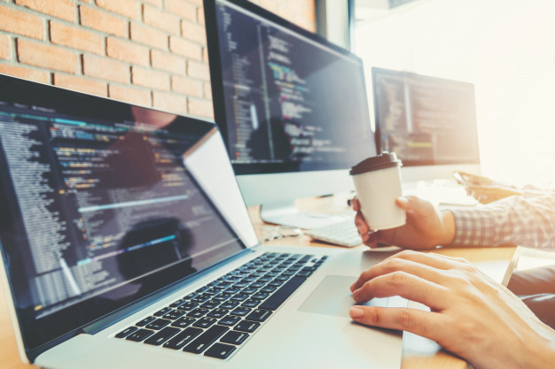 משחקים במחשב – יש היום אלפי אתרים של משחקי מחשב והם רק הולכים ומתפתים כל הזמן