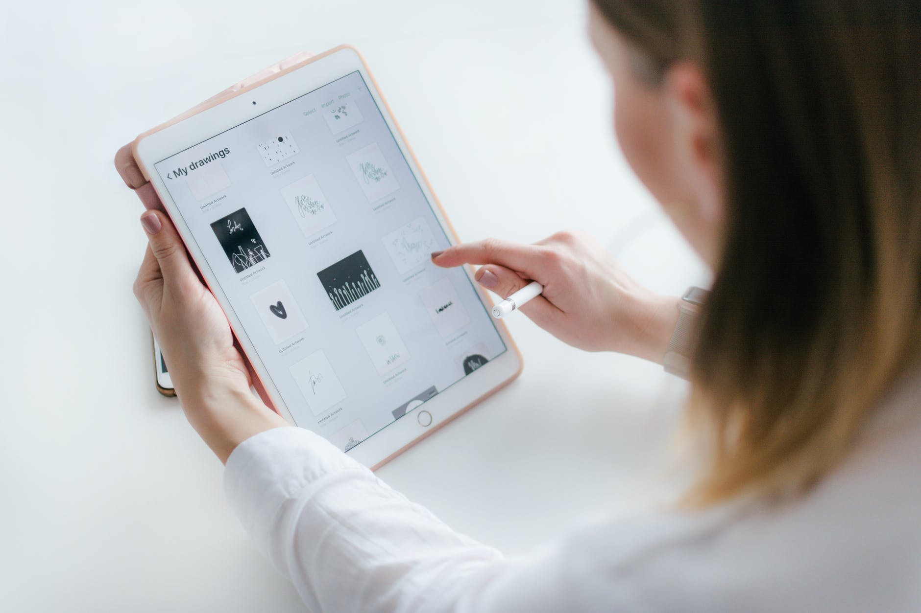 Read more about the article מדריך אילוסטרייטור מדהים למתחילים לעיצוב לוגו צעד אחר צעד בעברית.