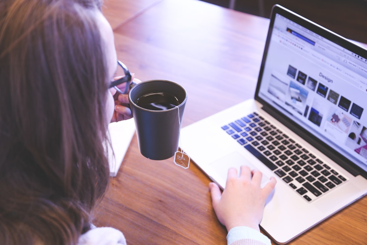 Read more about the article סידור עצמים בתוכנת אדובי אילוסטרייטור