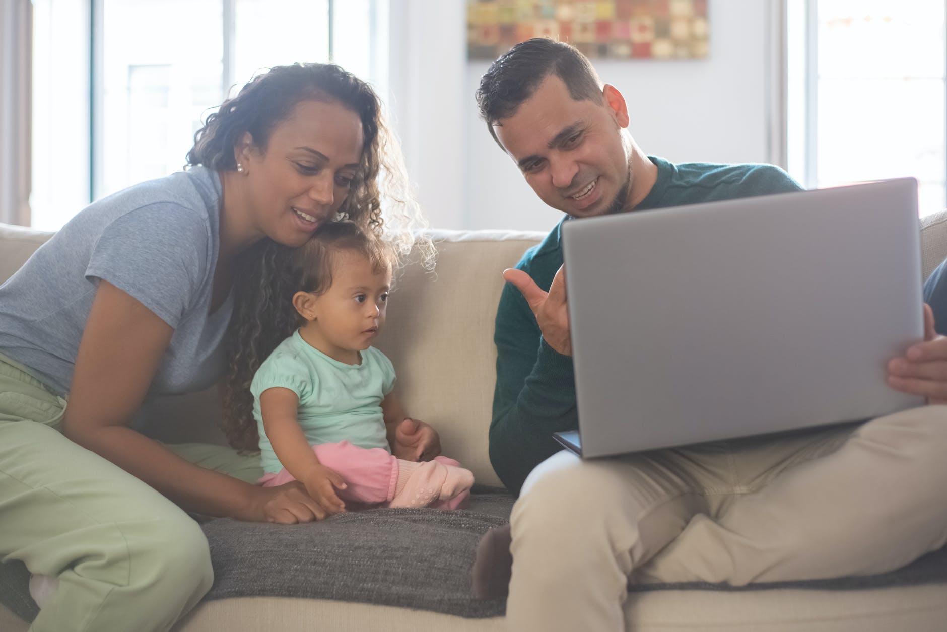 Read more about the article סרטון לימוד חינם מדהים! איך מעצבים בגדים במחשב, חובה לצפייה למעצבי אופנה!