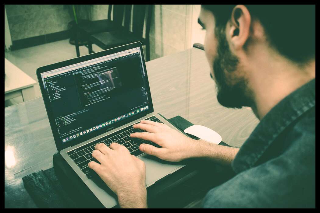 קורס אינדיזיין במרכז - לימודים מעצבים גרפיים גרפיקה במרכז