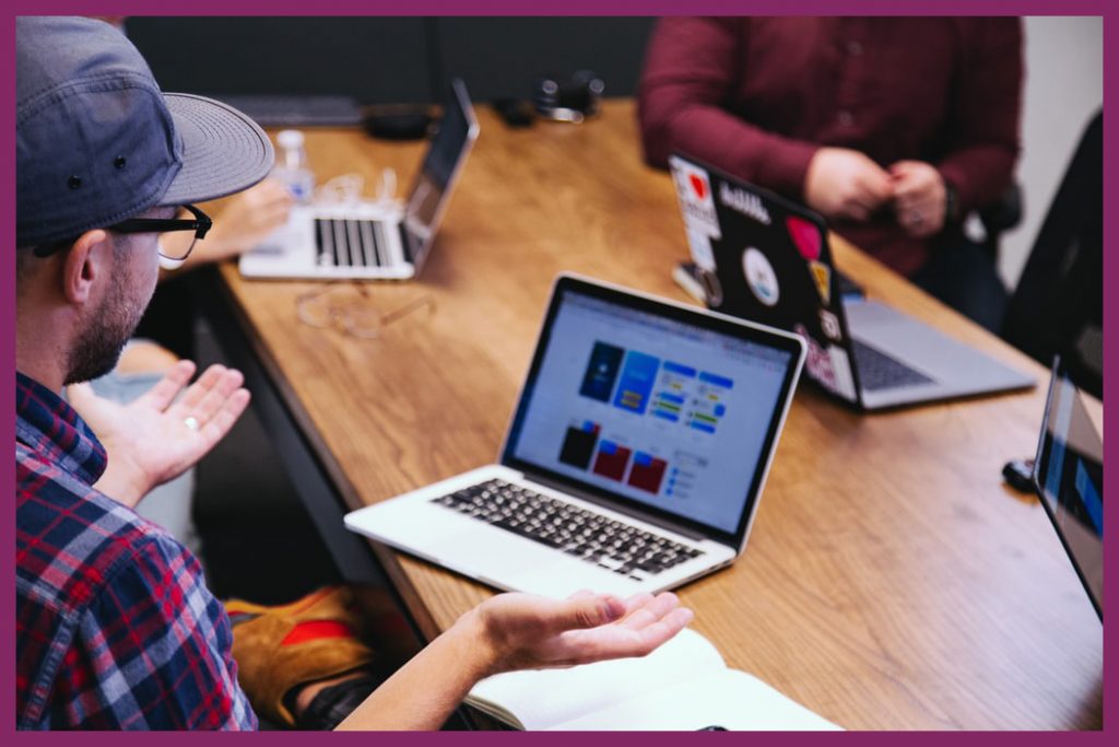 עיצוב גרפי בתי ספר נחשבים וטובים